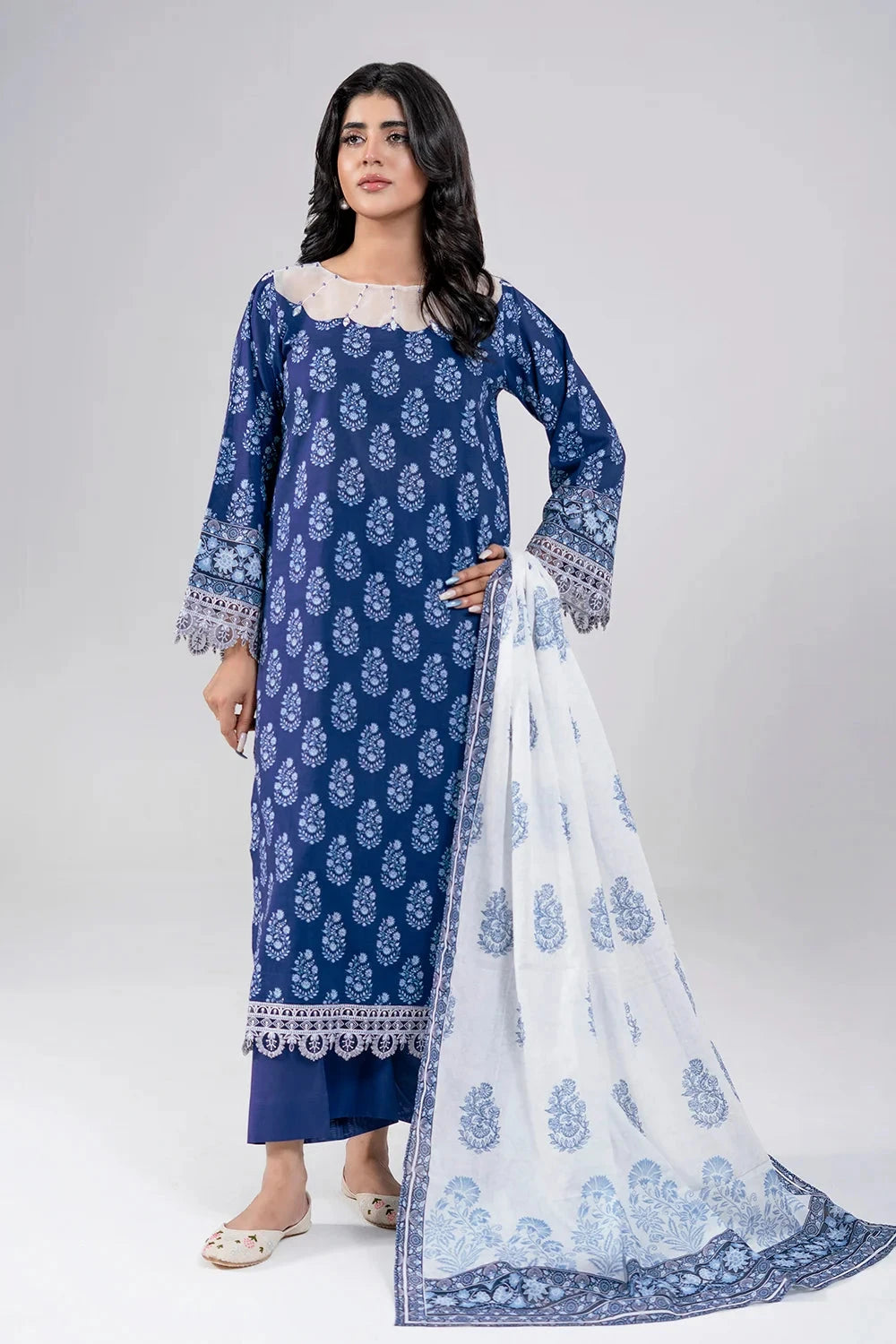 3pc-embroidered-stitched-lawn-suit-kl-4076-khas-stores-us-508250.jpg 3PC Embroidered stitched Lawn Suit | KL-4076